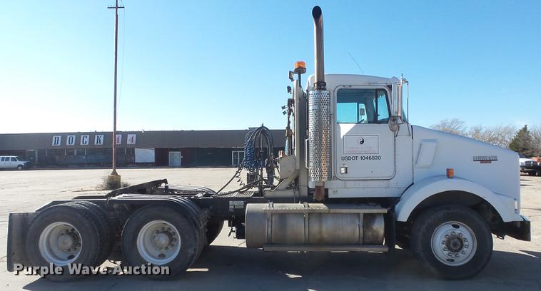 image for item DC1322 1998 Kenworth T800 semi truck