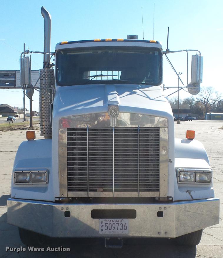 image for item DC1322 1998 Kenworth T800 semi truck