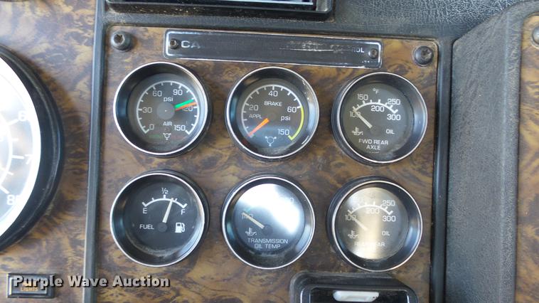 image for item DC1322 1998 Kenworth T800 semi truck