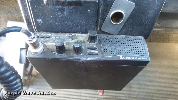 image for item DC1322 1998 Kenworth T800 semi truck