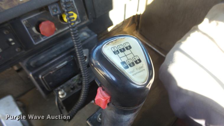 image for item DC1322 1998 Kenworth T800 semi truck