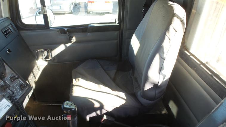 image for item DC1322 1998 Kenworth T800 semi truck