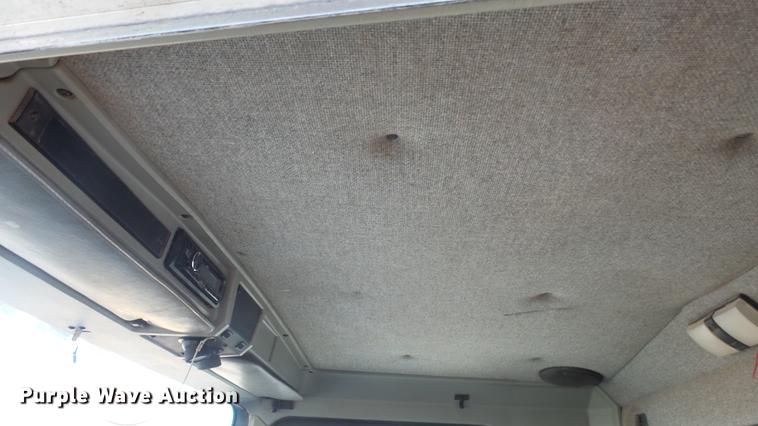 image for item DC1322 1998 Kenworth T800 semi truck