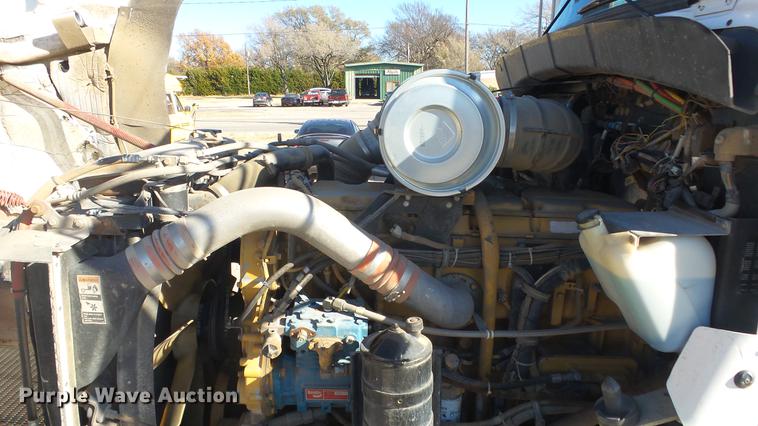 image for item DC1322 1998 Kenworth T800 semi truck