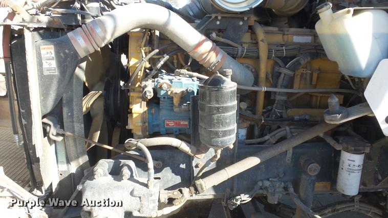 image for item DC1322 1998 Kenworth T800 semi truck