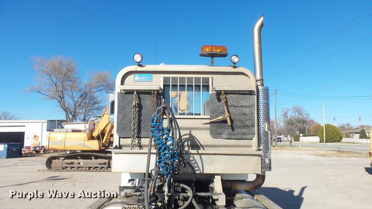 image for item DC1322 1998 Kenworth T800 semi truck