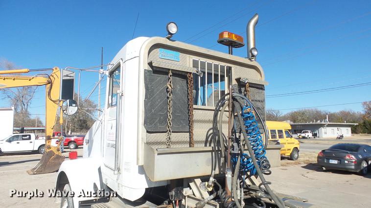 image for item DC1322 1998 Kenworth T800 semi truck