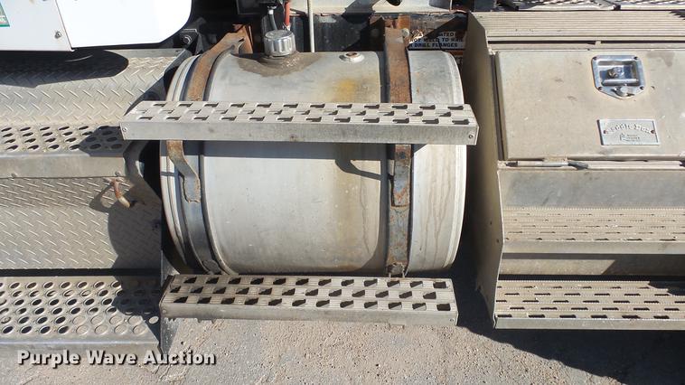 image for item DC1322 1998 Kenworth T800 semi truck