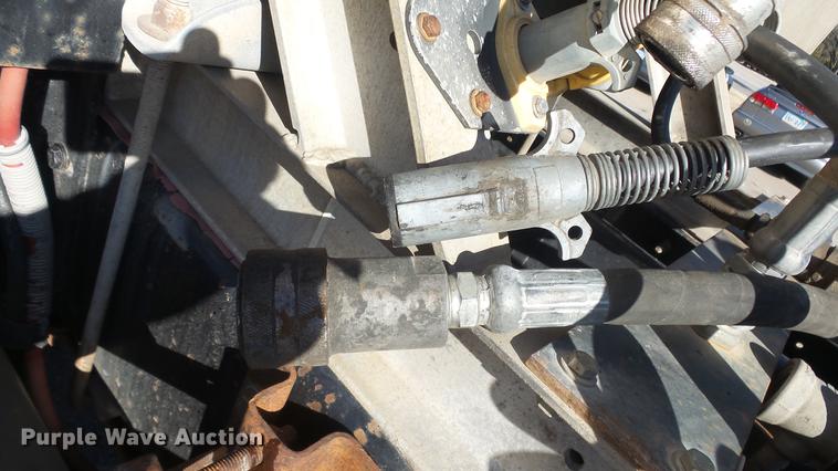 image for item DC1322 1998 Kenworth T800 semi truck