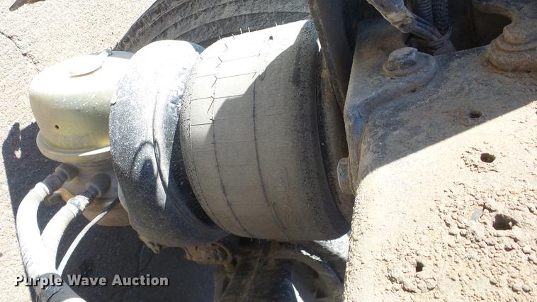 image for item DC1322 1998 Kenworth T800 semi truck