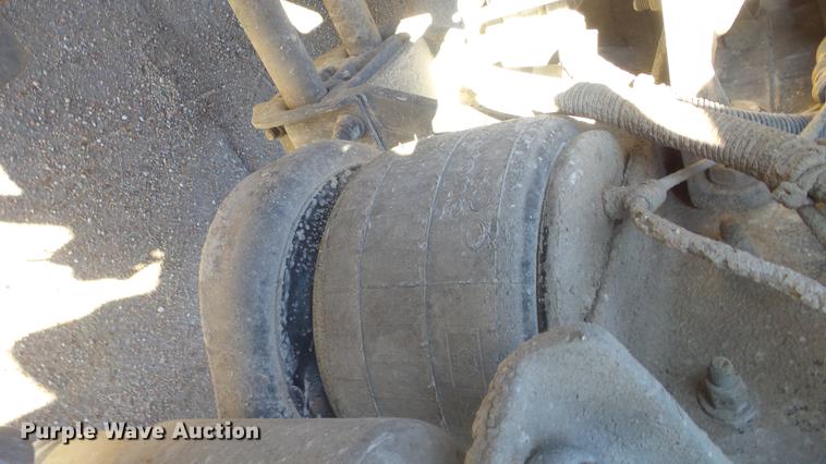 image for item DC1322 1998 Kenworth T800 semi truck