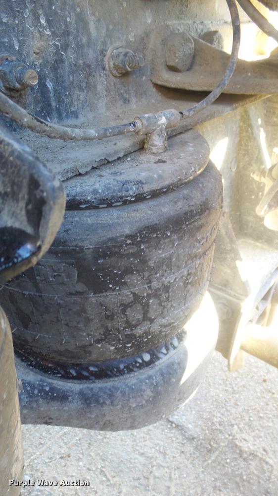 image for item DC1322 1998 Kenworth T800 semi truck