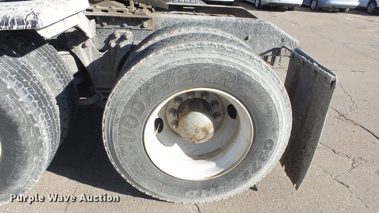 image for item DC1322 1998 Kenworth T800 semi truck