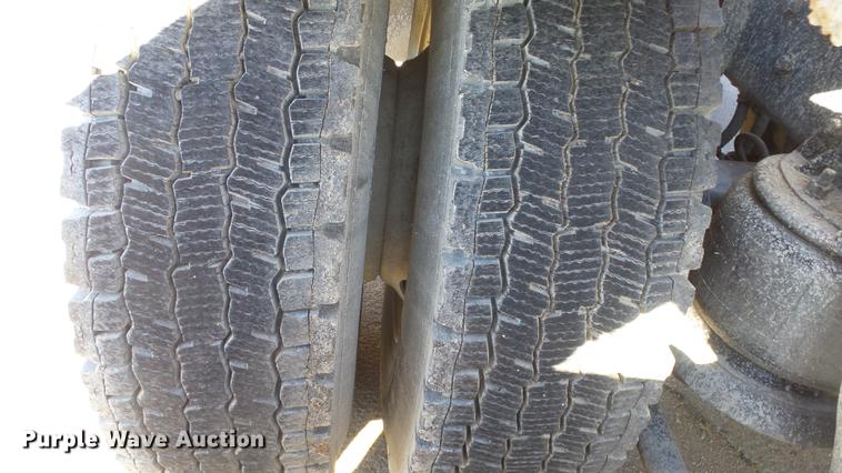 image for item DC1322 1998 Kenworth T800 semi truck