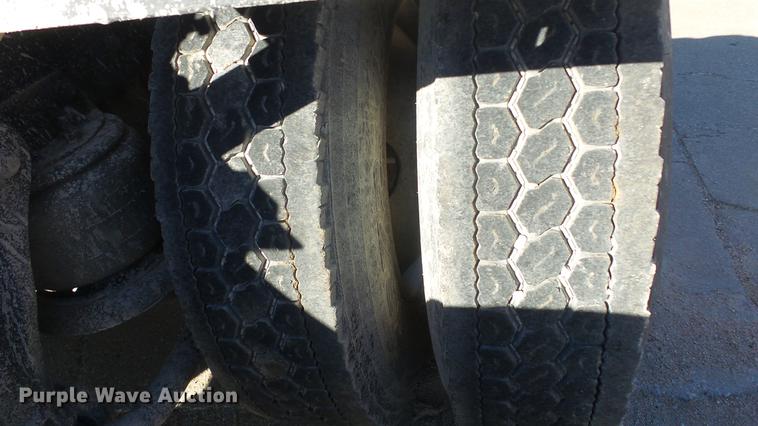 image for item DC1322 1998 Kenworth T800 semi truck