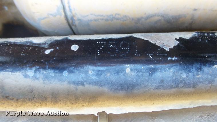 image for item DC1322 1998 Kenworth T800 semi truck