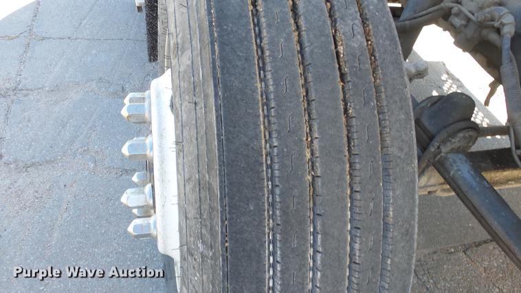 image for item DC1322 1998 Kenworth T800 semi truck