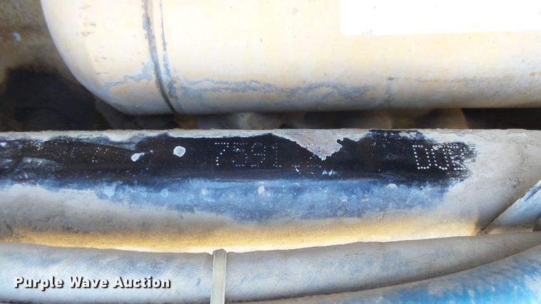 image for item DC1322 1998 Kenworth T800 semi truck