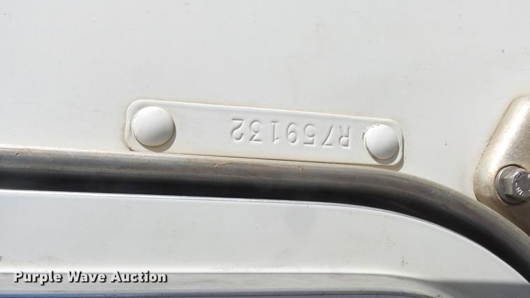 image for item DC1322 1998 Kenworth T800 semi truck