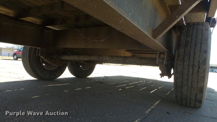 image for item DC1323 1992 Gold equipment trailer