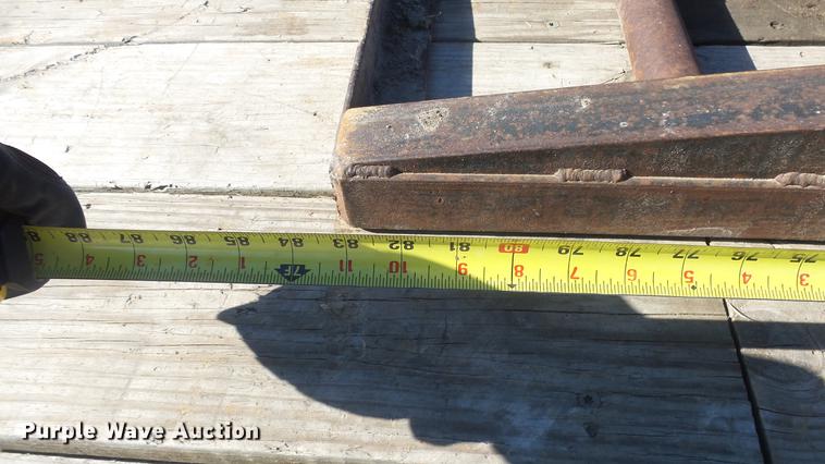 image for item DC1323 1992 Gold equipment trailer