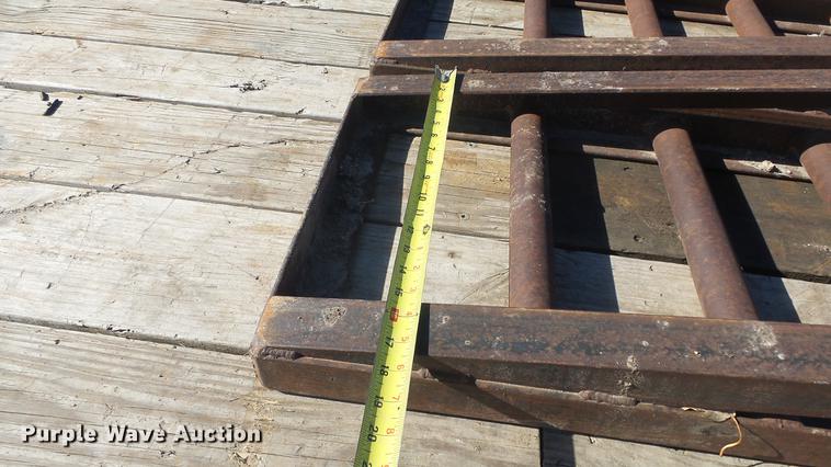 image for item DC1323 1992 Gold equipment trailer