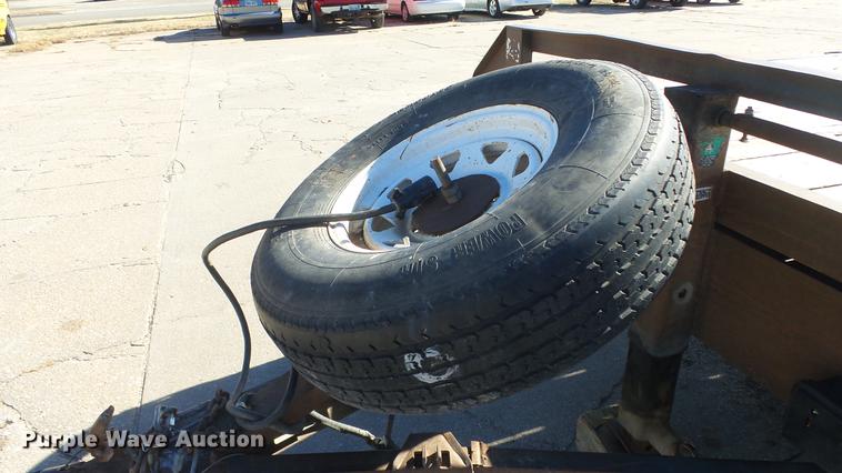 image for item DC1323 1992 Gold equipment trailer