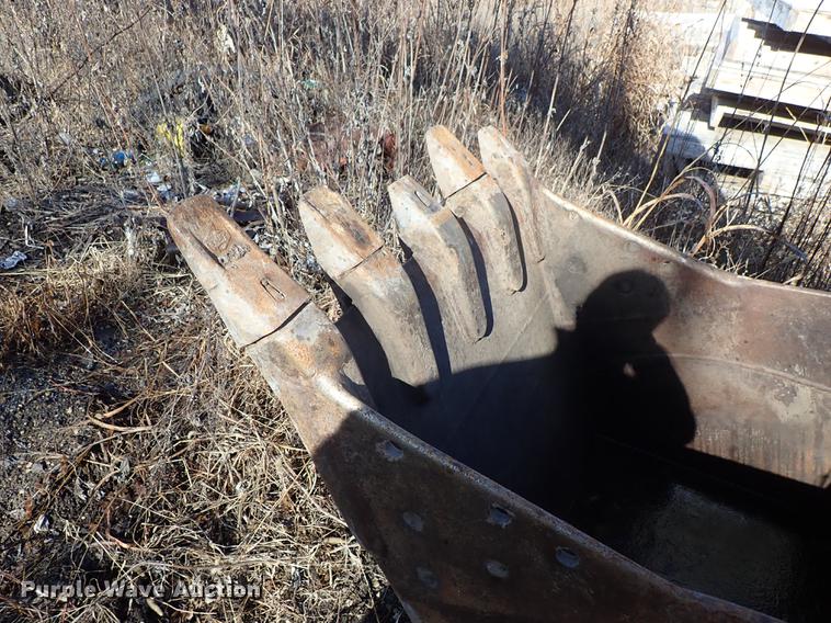 image for item DG2847 Hyundai Robex 200LC excavator