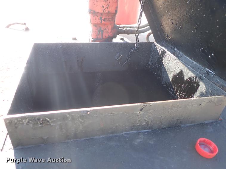 image for item DG2871 2001 Crafco EZ Pour melter/applicator