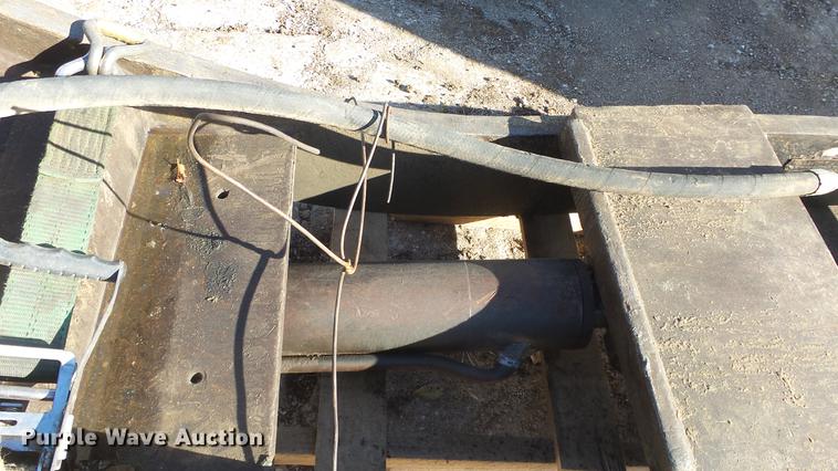 image for item EH9114 Amulet UH67 20.5"W excavator thumb