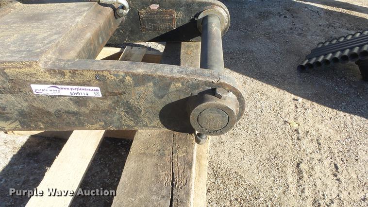 image for item EH9114 Amulet UH67 20.5"W excavator thumb