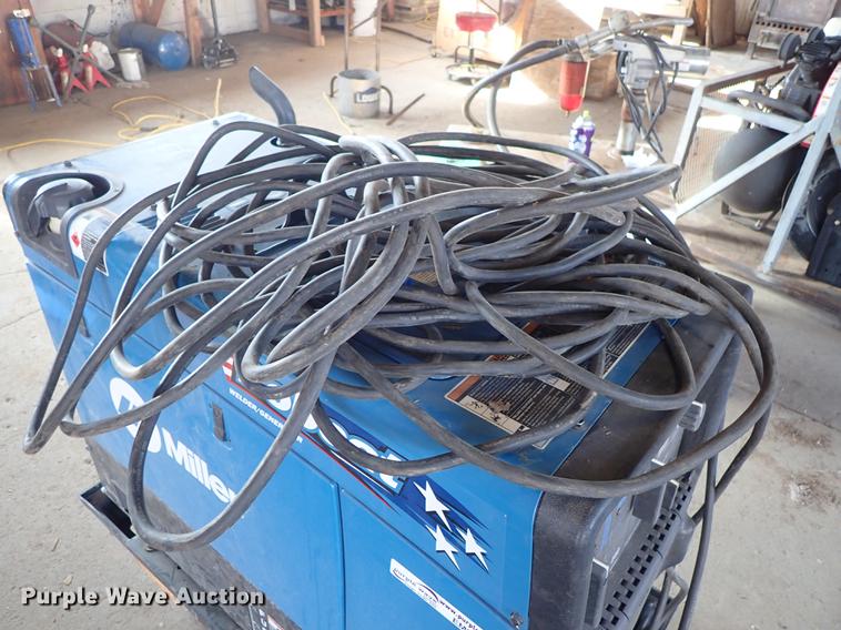 image for item EM9333 Miller Bobcat 250 welder/generator