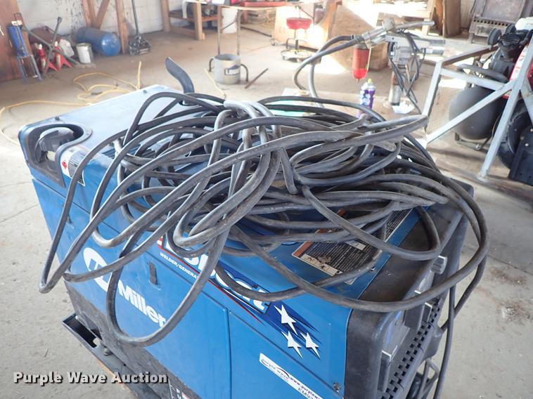 image for item EM9333 Miller Bobcat 250 welder/generator