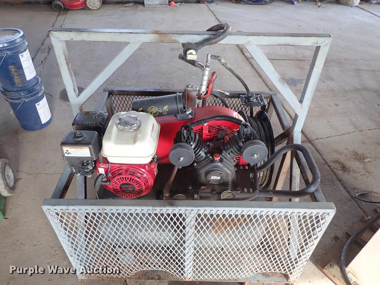 image for item EM9334 Air and grease service unit