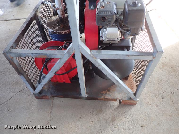 image for item EM9334 Air and grease service unit