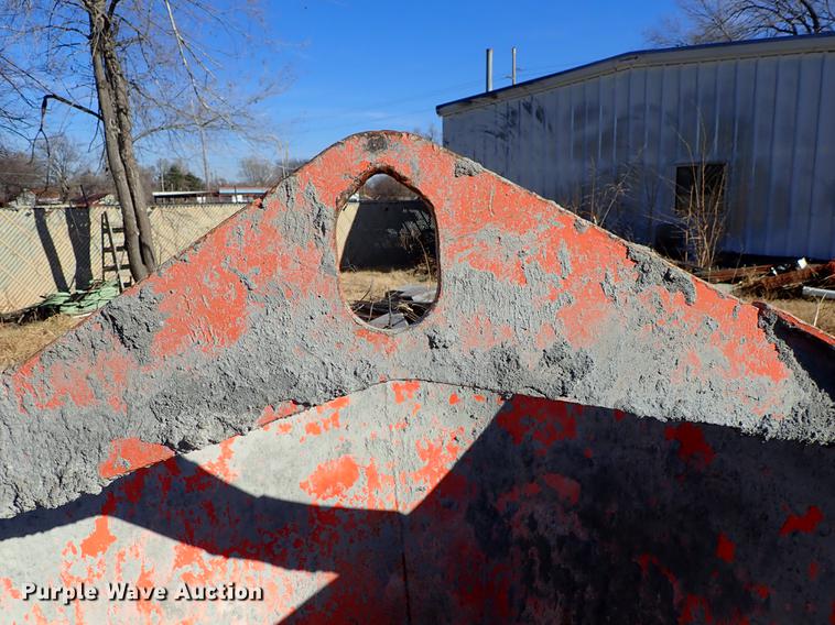 image for item EM9346 Steel concrete bucket