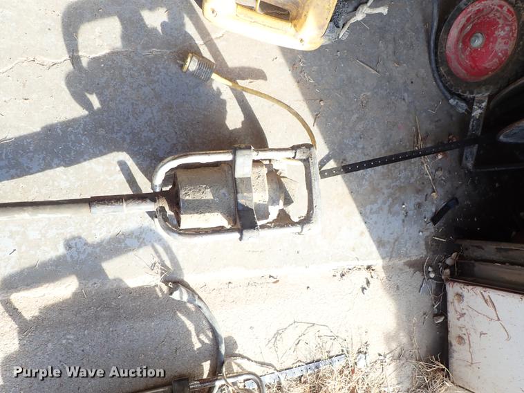 image for item FI9431 (4) concrete vibrator whips