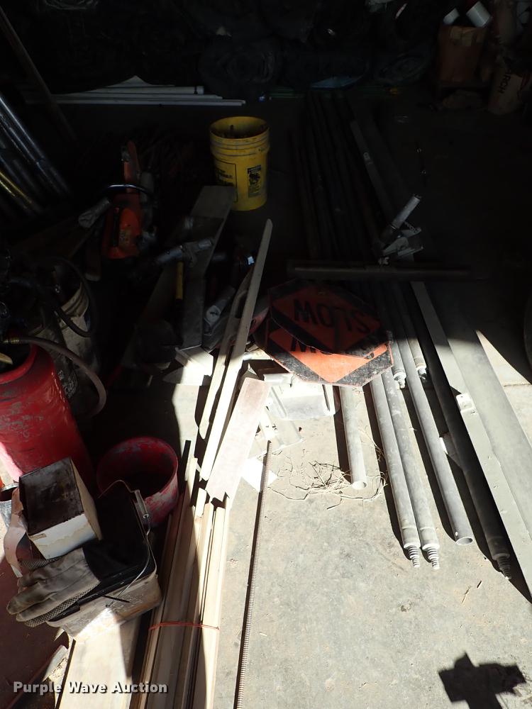 image for item FI9437 Tools