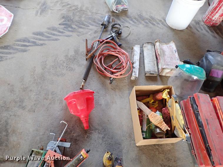 image for item FI9437 Tools