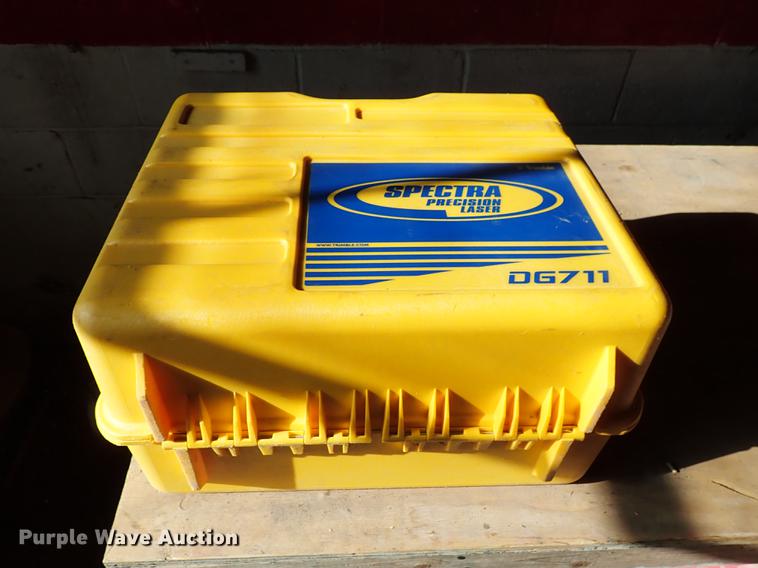 image for item FI9438 Spectra DG711 pipe laser