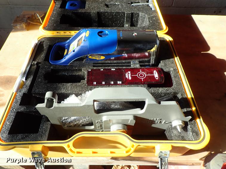 image for item FI9438 Spectra DG711 pipe laser