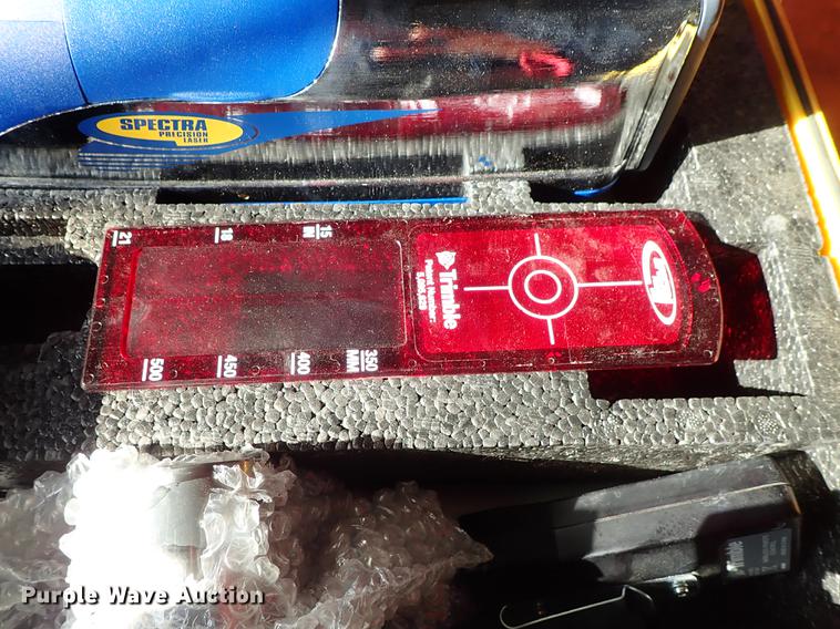 image for item FI9438 Spectra DG711 pipe laser