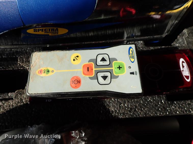 image for item FI9438 Spectra DG711 pipe laser