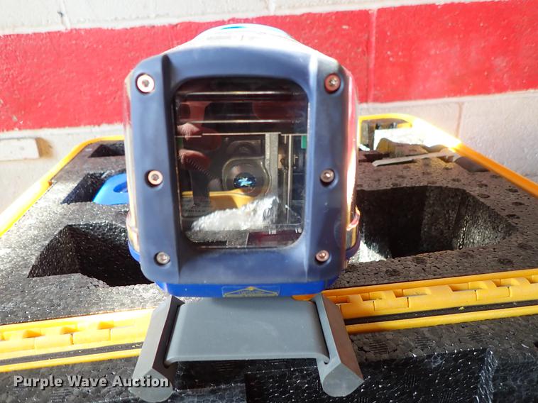 image for item FI9438 Spectra DG711 pipe laser