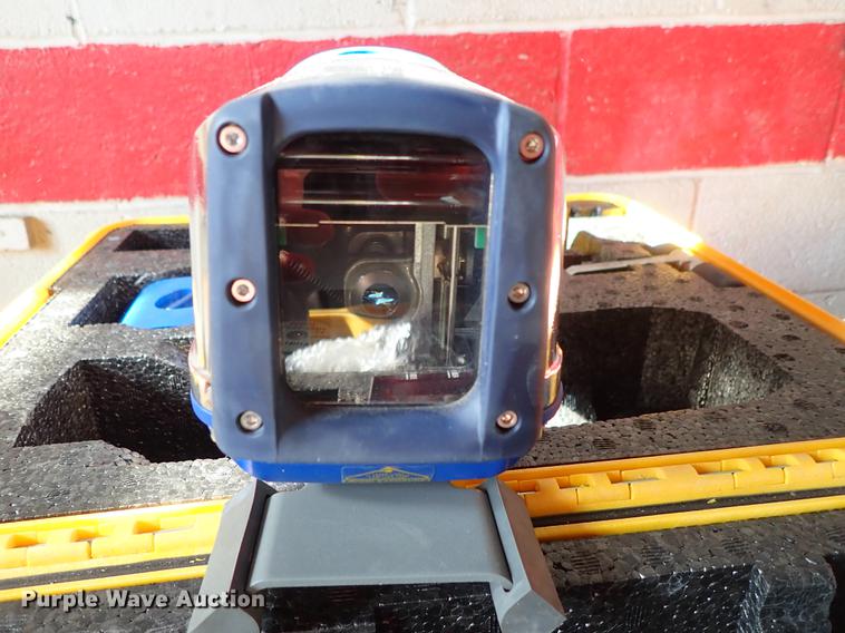 image for item FI9438 Spectra DG711 pipe laser