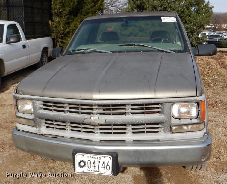 image for item DD8982 1998 Chevrolet 1500 pickup truck