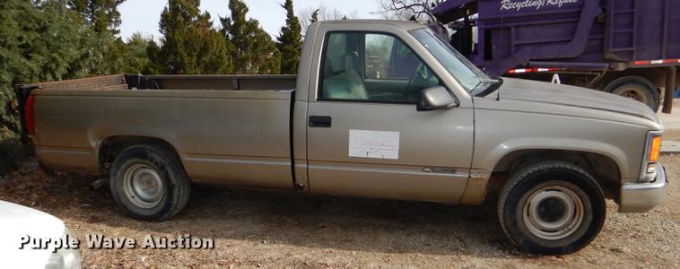image for item DD8982 1998 Chevrolet 1500 pickup truck