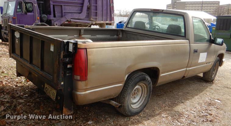 image for item DD8982 1998 Chevrolet 1500 pickup truck