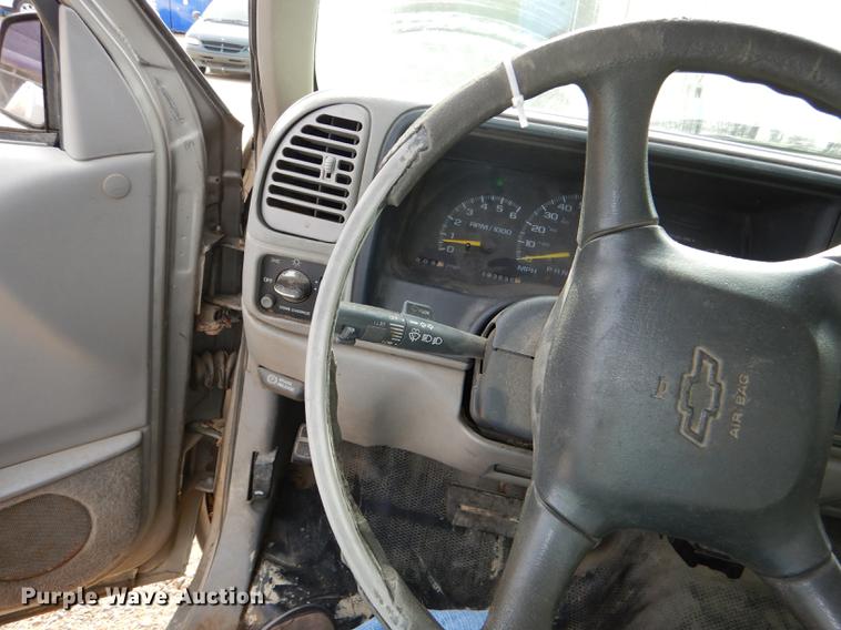 image for item DD8982 1998 Chevrolet 1500 pickup truck