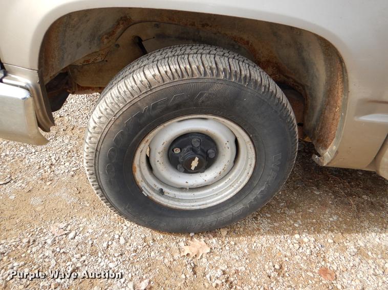 image for item DD8982 1998 Chevrolet 1500 pickup truck